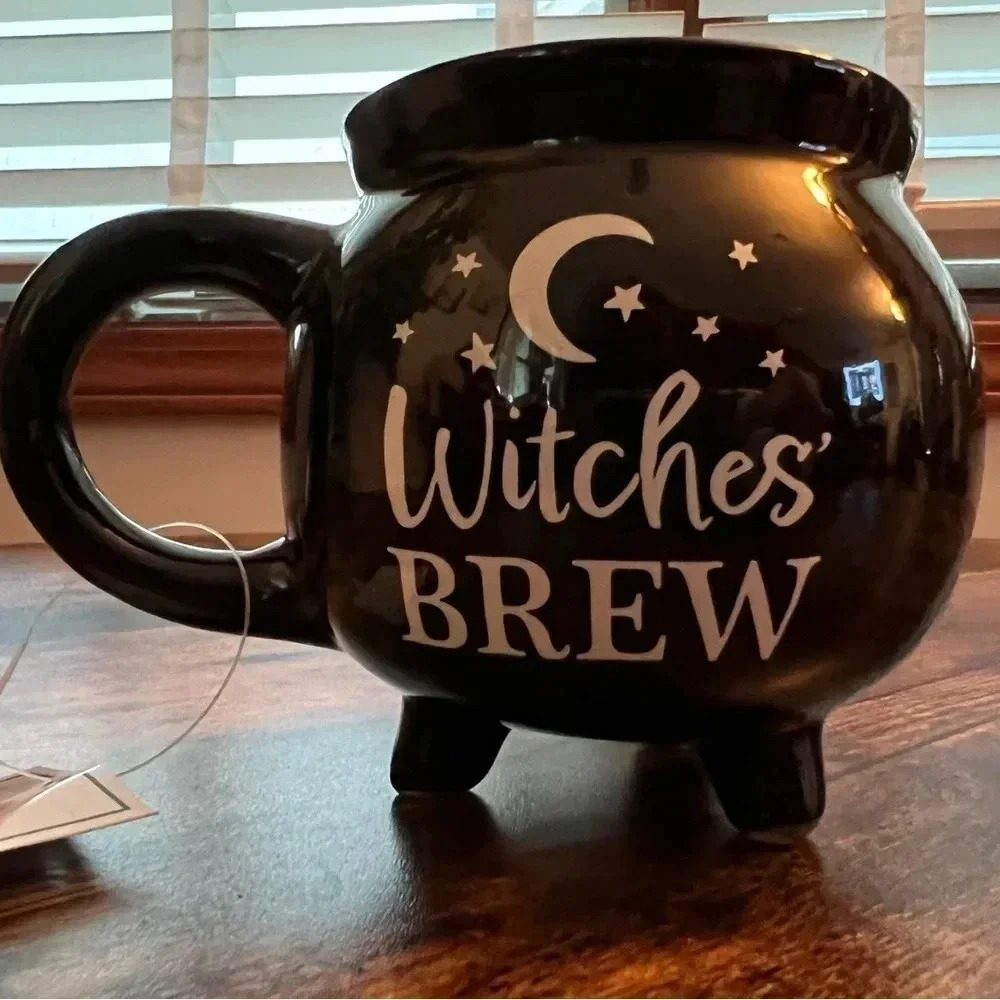 Witches cauldron “Witches Brew” ceramic mug made for Target.